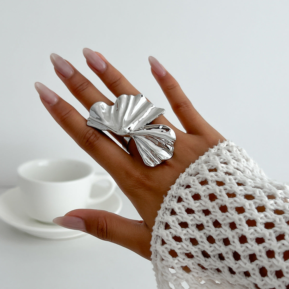 Wholesale Metal Ginkgo Leaf Statement Ring Irregular Women S Fashion Jewelry Accessory Chic Party Gift Resale