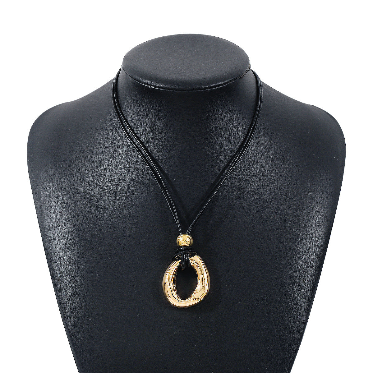 Wholesale  Irregular Circle Pendant Necklace Knotted Tether Necklaces