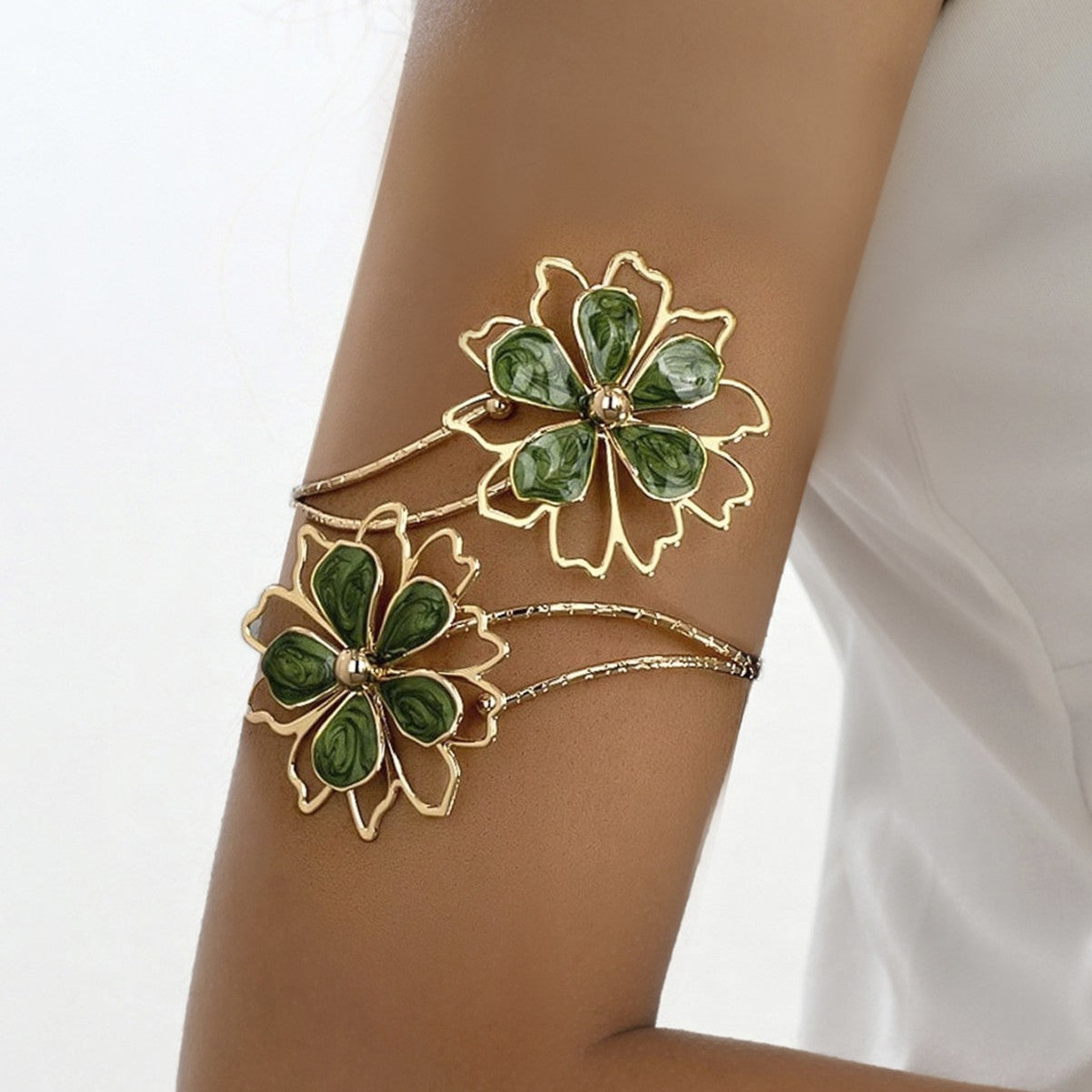 Wholesale  Hollow Bracelet Personalized Irregular Pattern Flower Bracelet