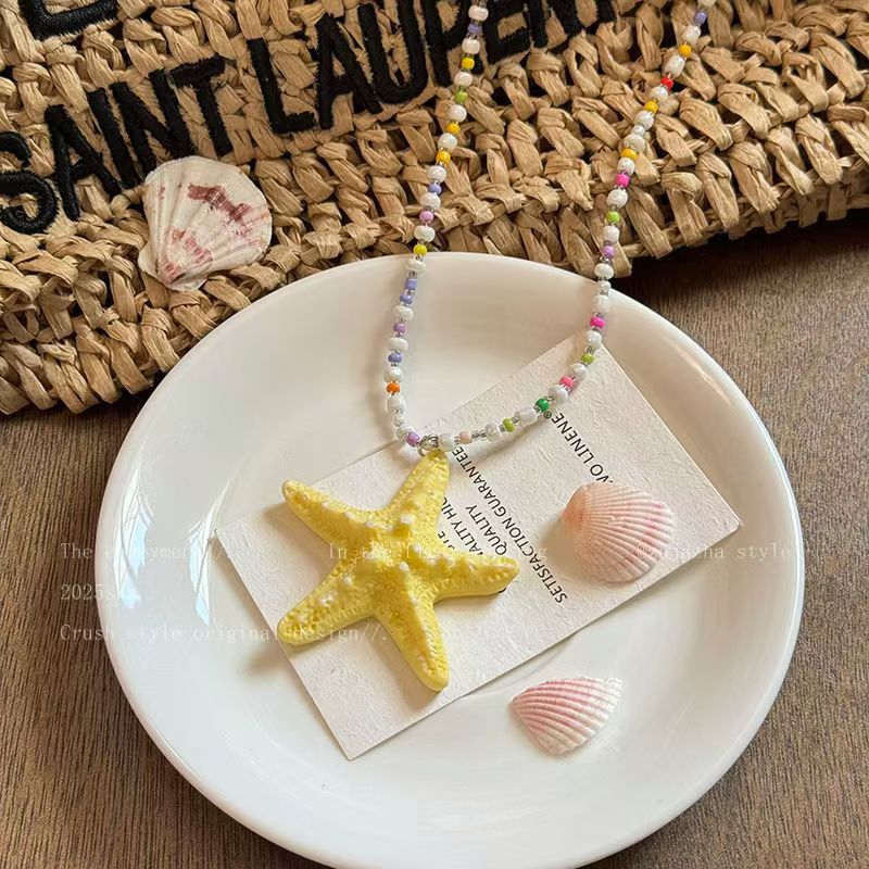 Wholesale Plastic Resin Long Beaded Starfish Necklace Summer Beach Vacation Style Yellow Pendant Jewelry Accessory For Women