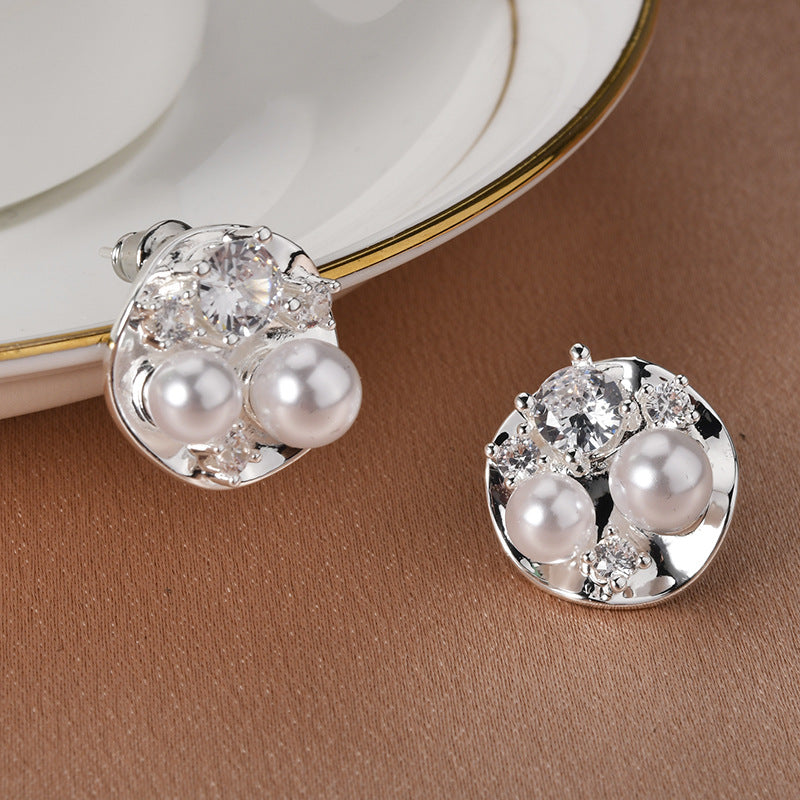 Wholesale Retro Exquisite Light Luxury Pearl Earrings