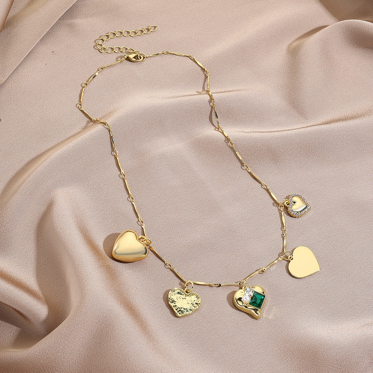 Wholesale  Exclusive Jewelry with Exaggerated Multi-Pendant Heart Necklace