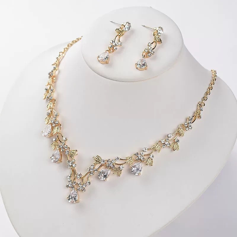 Wholesale Man-made Pearl and Rhinestone Earring Necklace and Bracelet Set