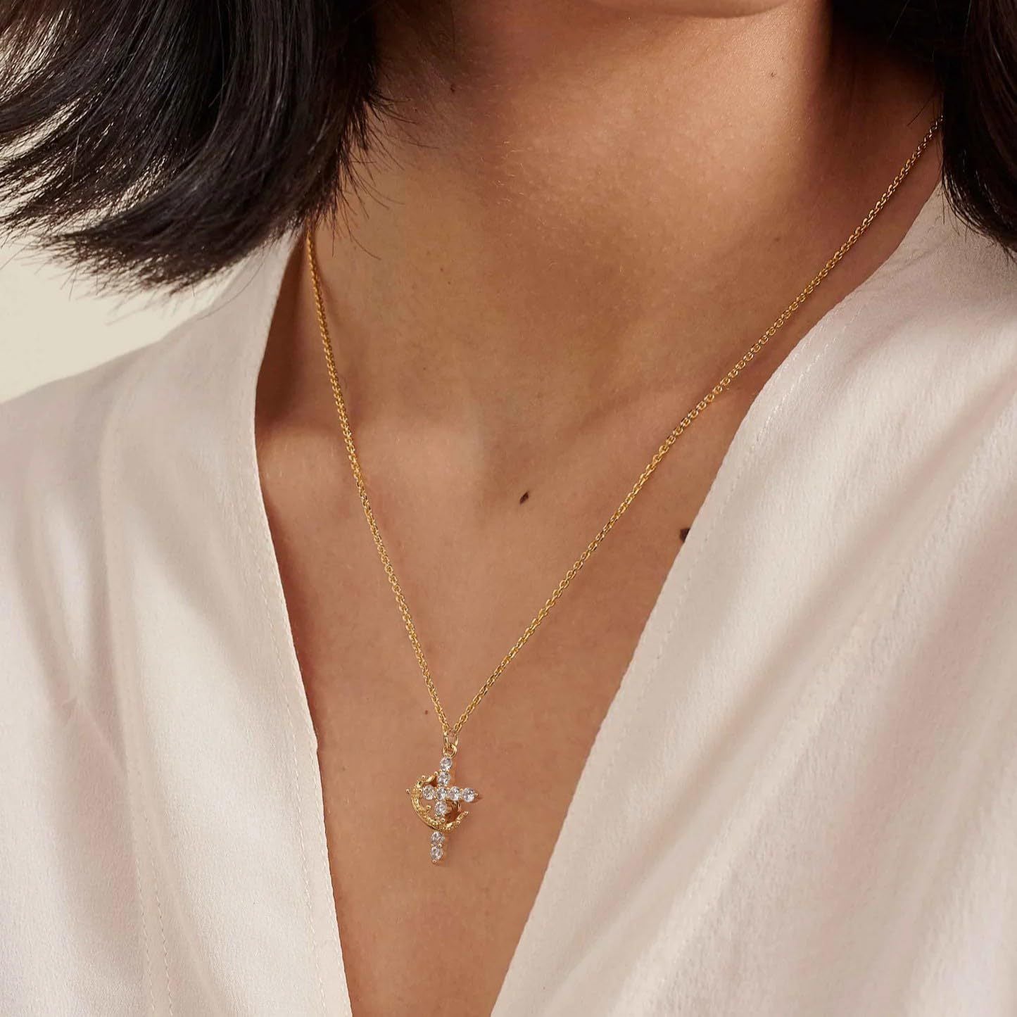 Wholesale Crown Cross Pendant Necklace Fashion Accessory Gift Boutique Resale