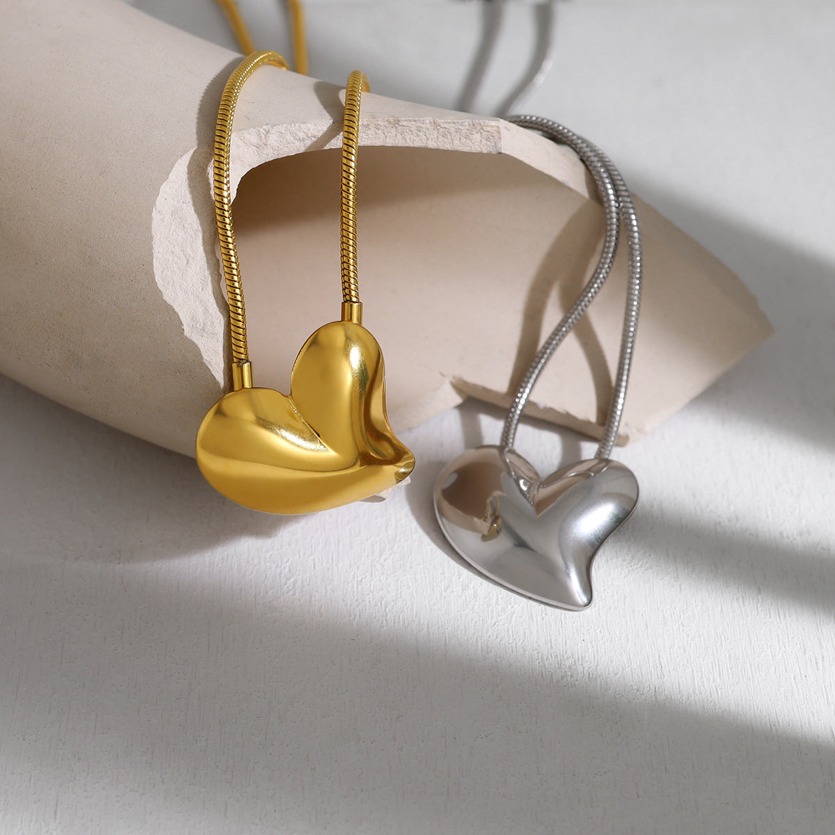 Wholesale Heart-shaped Titanium Steel Necklace Sweater Chain ACC-NE-Mingl004