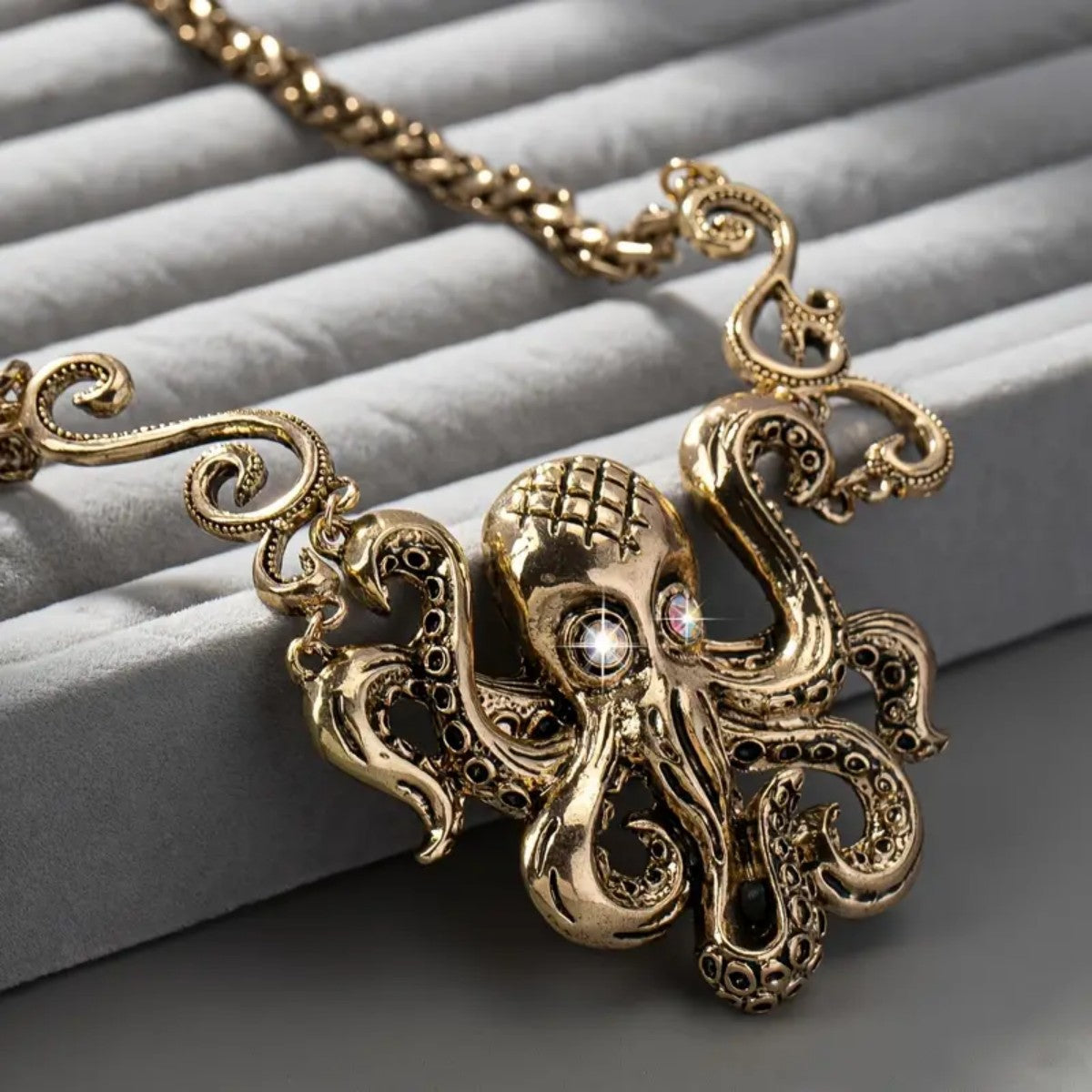 Wholesale Vintage Octopus Pendant Necklace Stylish Bohemian Rhinestone Alloy Jewelry Accessory Gift