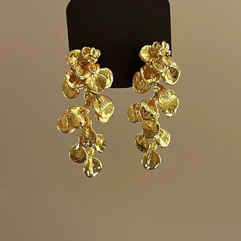 Wholesale Metal Petal Exaggerated Earrings Ear Clip