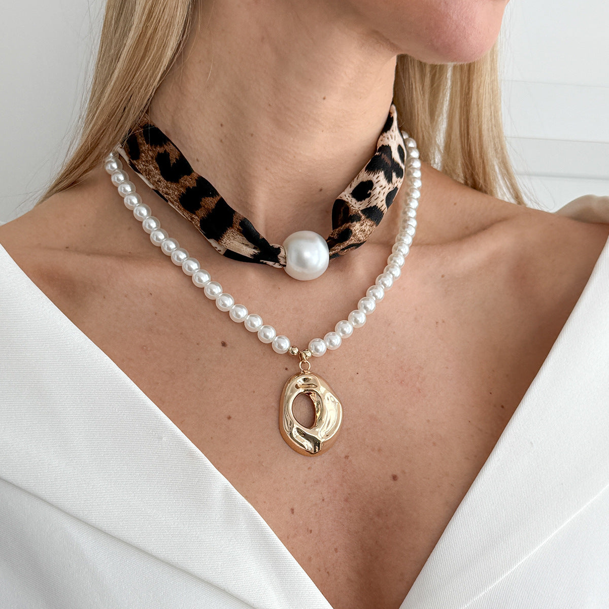 Wholesale Retro Leopard Print Velvet Stacking Necklace