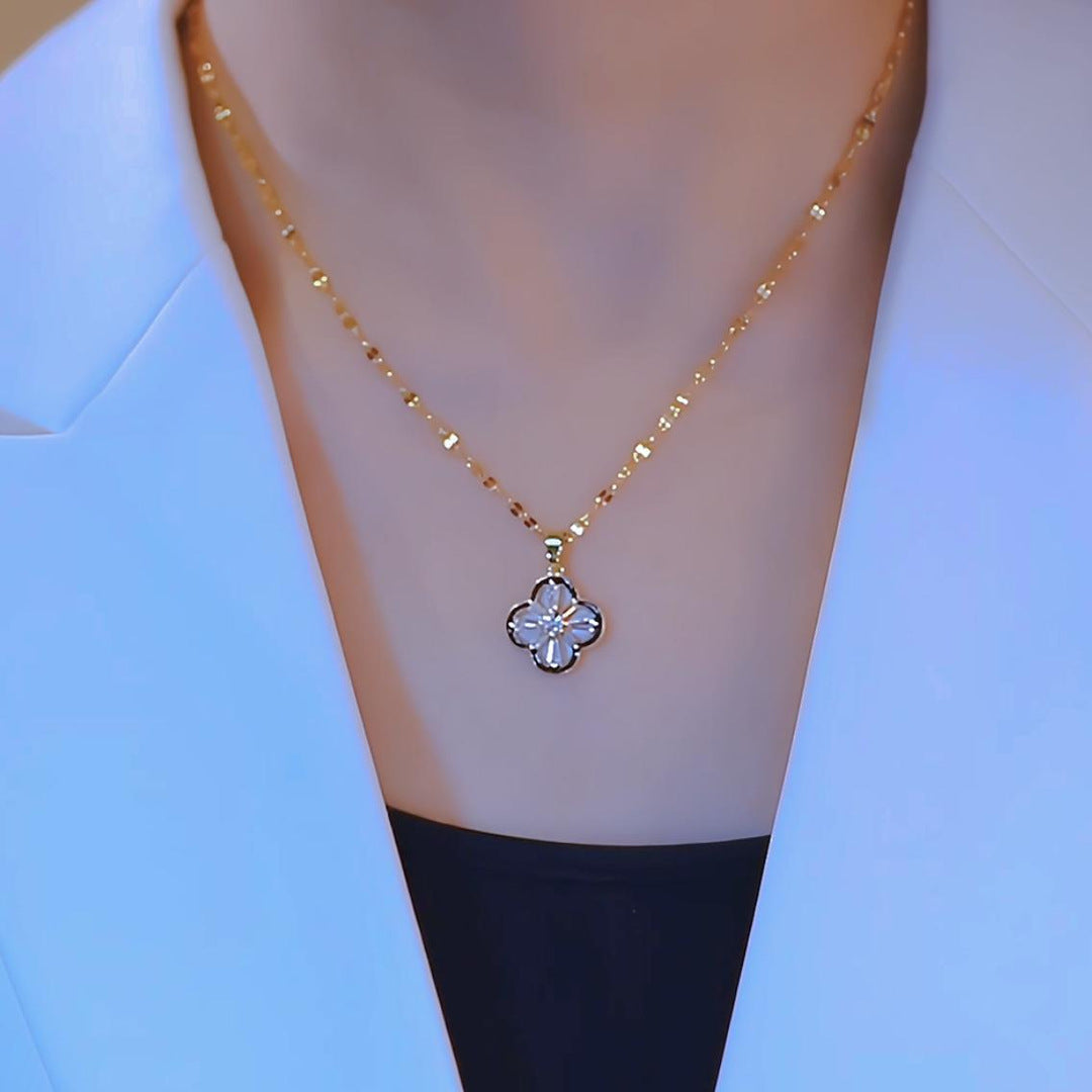 Wholesale Sweet Four-Leaf Flower Clavicle Chain - Titanium Steel,  Non-Fading,  Gemstone Accents - Boutique Resale Jewelry