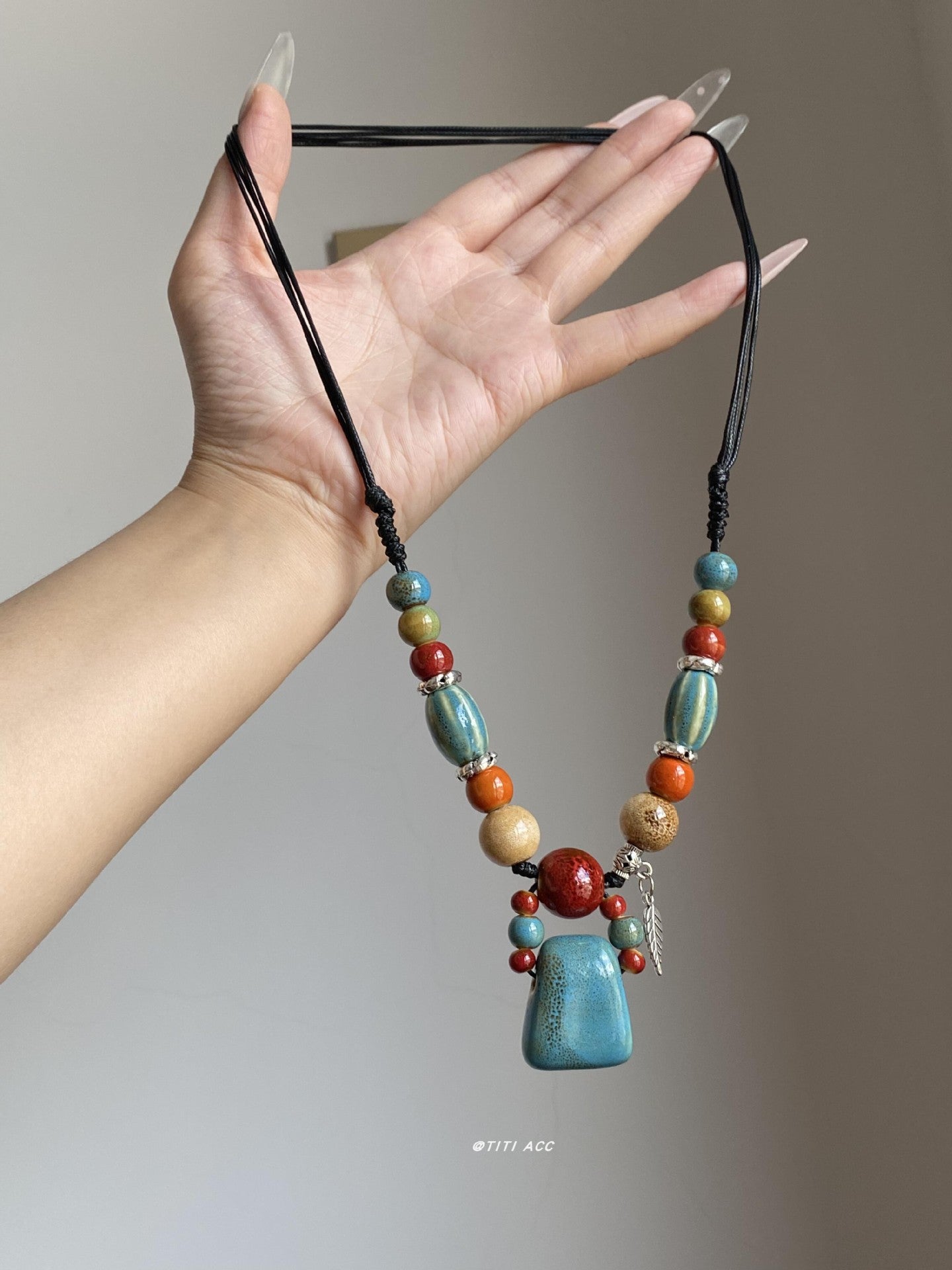 Wholesale Trendy Colorful Ceramic Pendant Necklace for Women Fashion Layering Jewelry Accessory Gift
