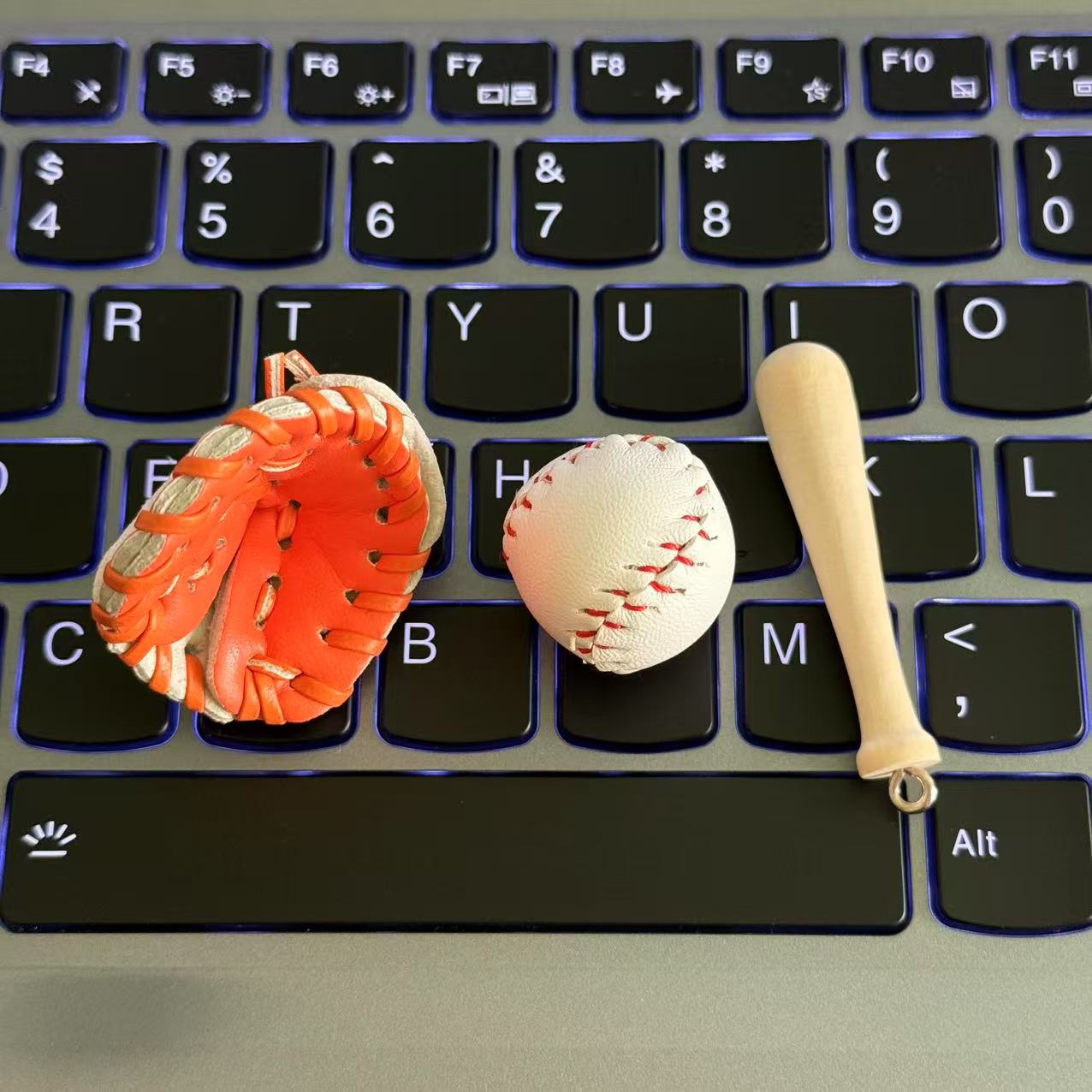 Wholesale Softball Gloves Baseball Keychain