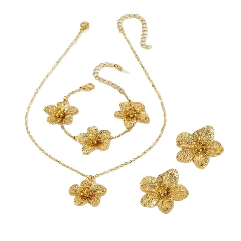 Wholesale Gold Tone Alloy Flower Jewelry Set Chic Floral Pendant Necklace Bracelet Earrings For Women Everyday Wear Fashion Accessory