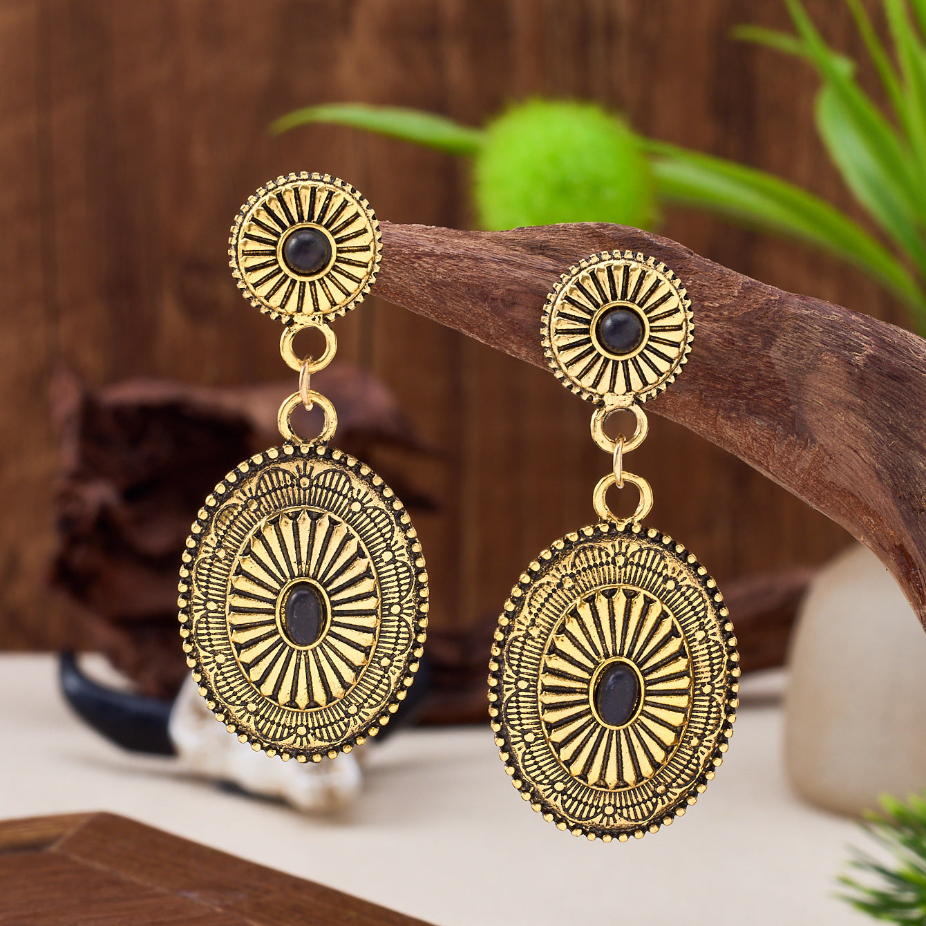 Wholesale Zinc Alloy Antique Gold Earrings Bohemian Retro Oval Totem Jewelry Accessory for Party