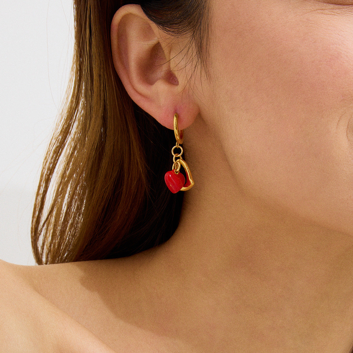 Wholesale  18k gold stainless steel toothed shell smooth love shoes ear buckle earrings