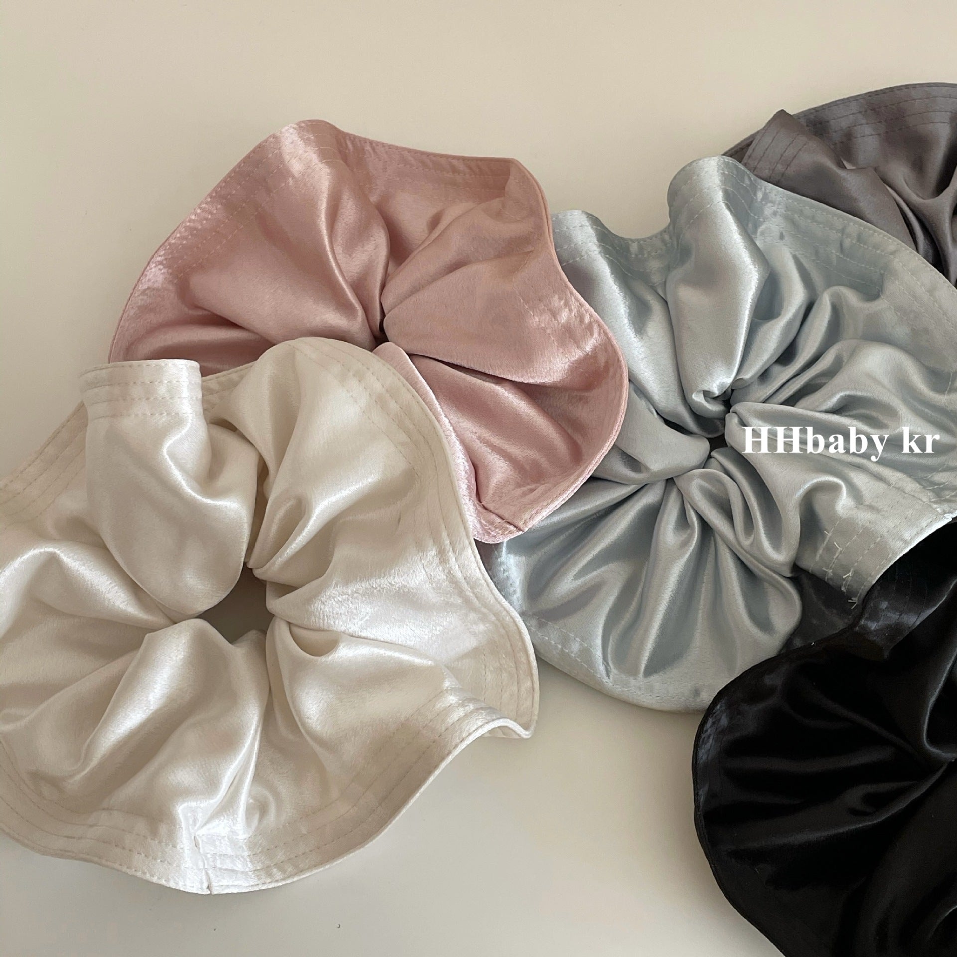 Wholesale Pearlescent satin luxury hair scrunchies