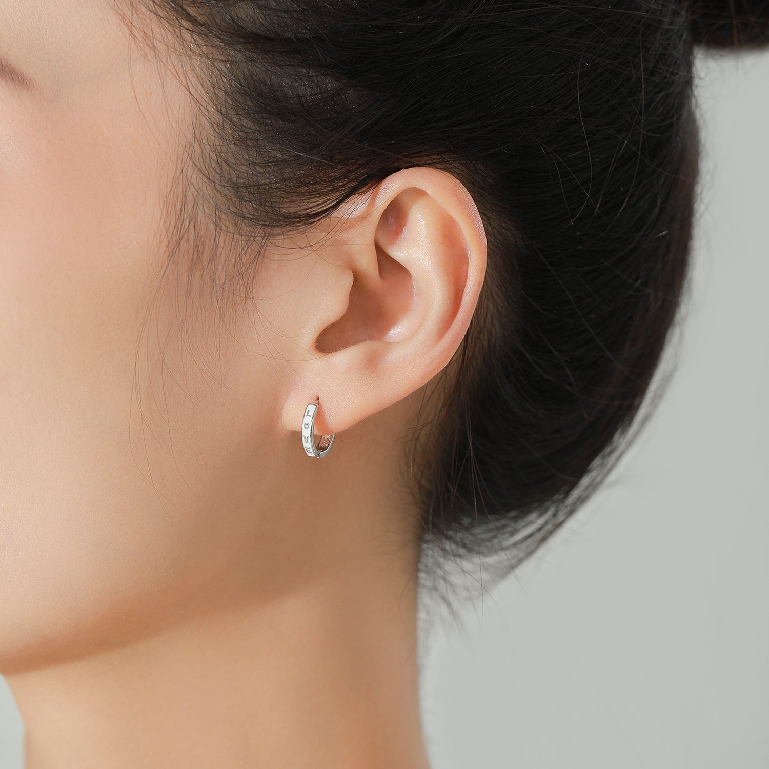 Wholesale S925 Sterling Silver White Romantic LOVE Solid Color Hoop Earrings