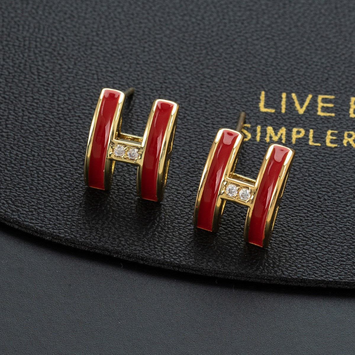 Wholesale Gold Plated Zircon Letter Ear Cuffs For Women Trendy Geometric Shape Chic Everyday Jewelry Accessory Boutique Resale Gift