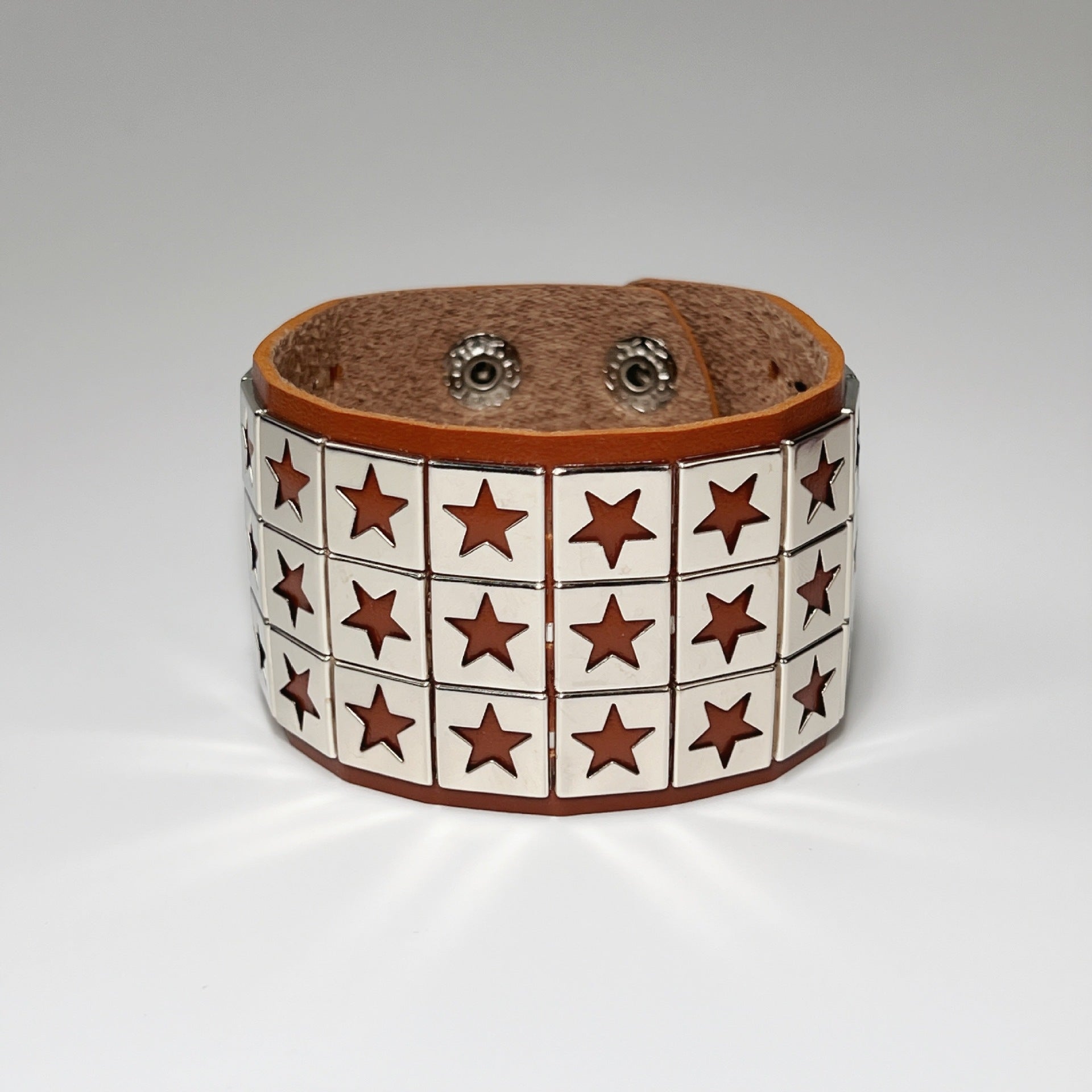 Wholesale Punk Style Leather Bracelet with Five-Pointed Star Rivet for Couples Men' s Fashion Accessory