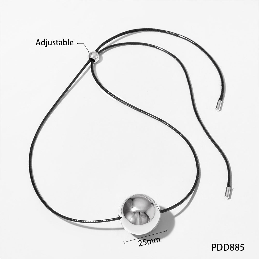 Wholesale stainless steel  simple style fashion exaggerated hollow five-pointed star Circle necklace