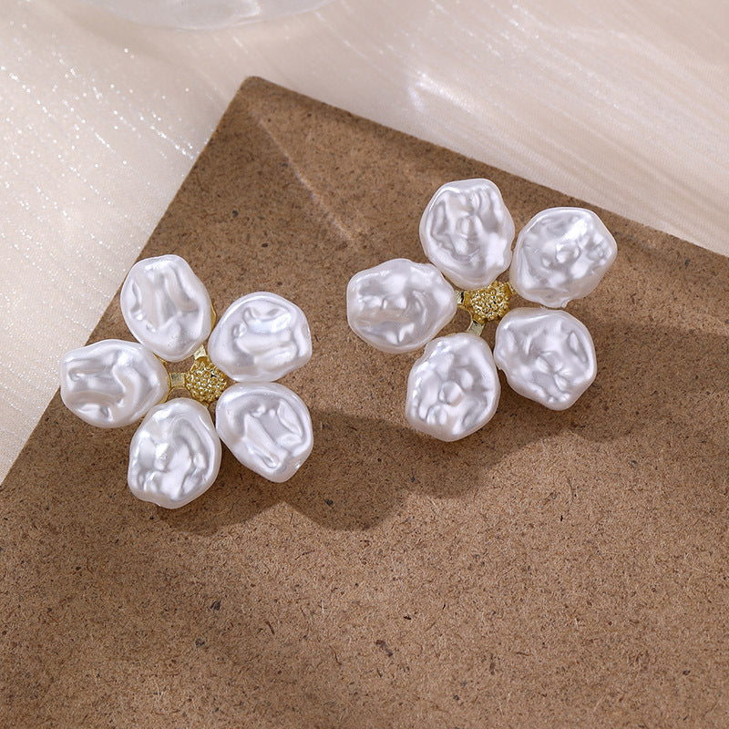 Wholesale  light luxury personality pearl flower earrings