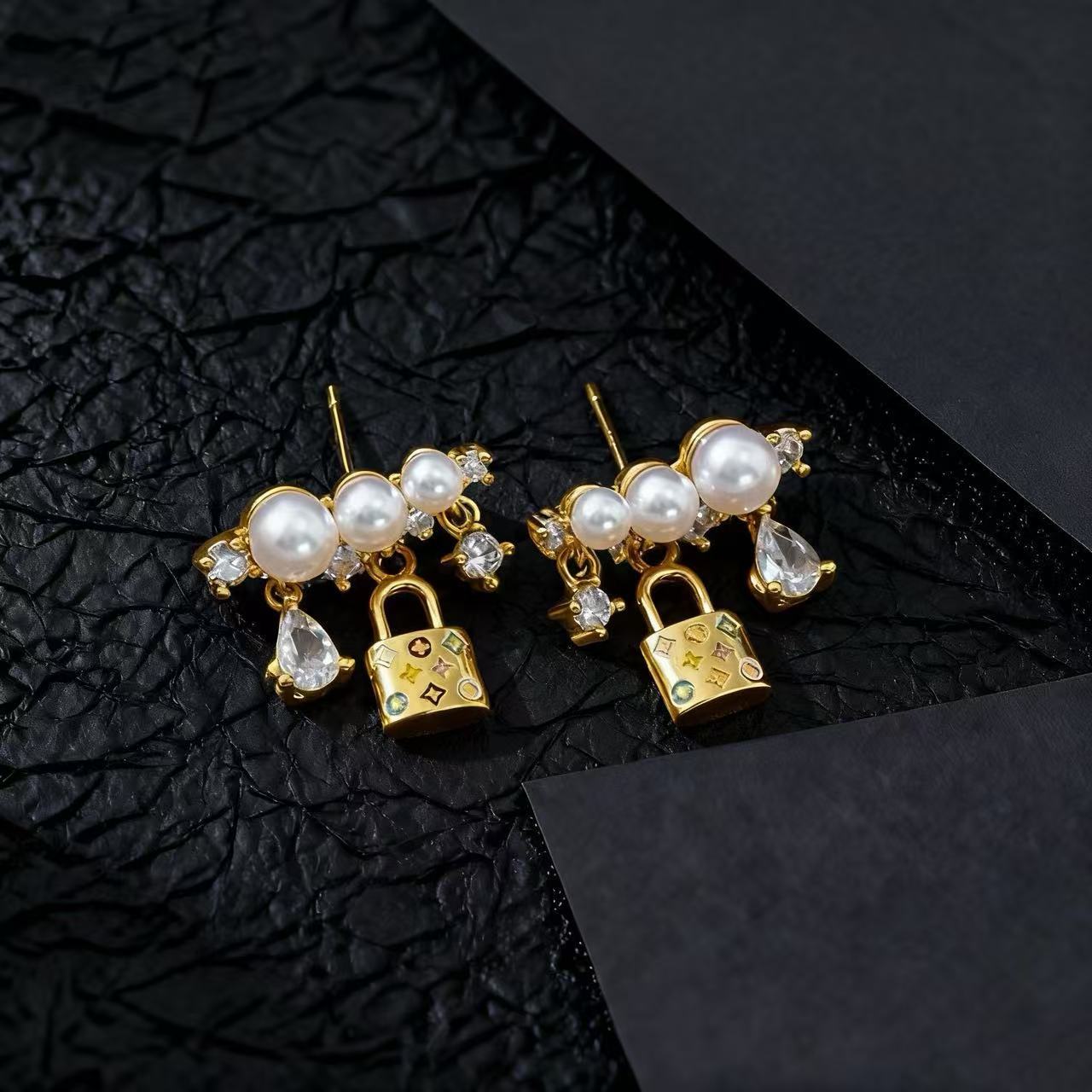 Wholesale French Elegant Pearl Zircon Drop Earrings For Women Fashion Jewelry Accessory Gift