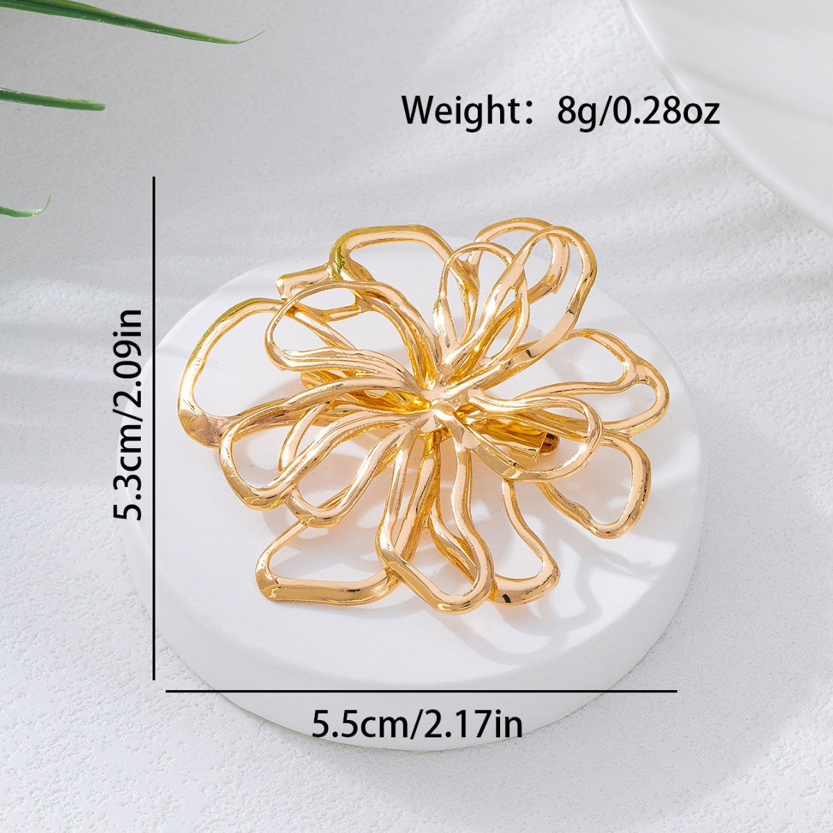 Wholesale Chic Gold Hollow Flower Brooch Fashion Jewelry Accessory For Women Daily Party
