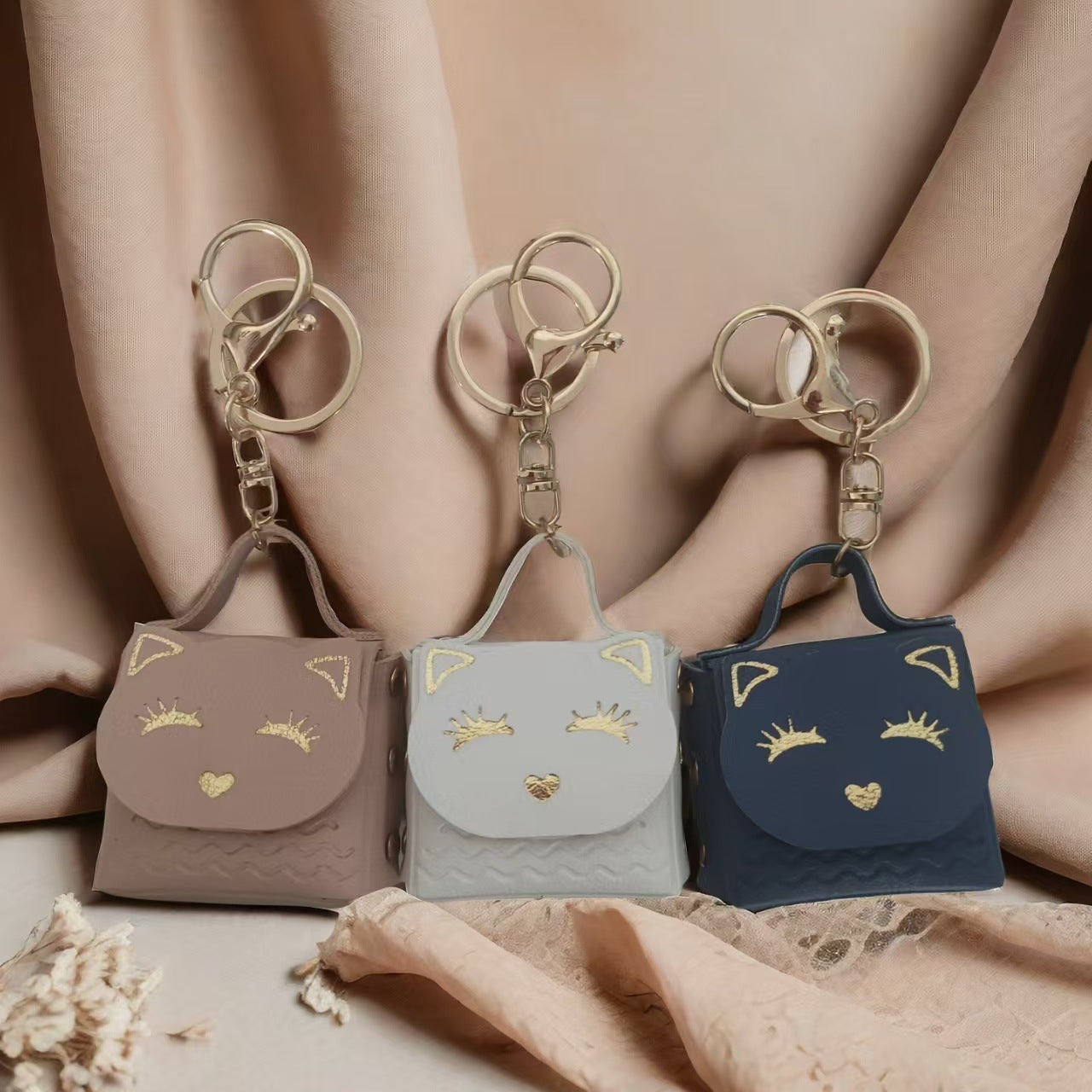 Wholesale PU Leather White Cute Cat Coin Purse Keychain Fashion Boutique Keyring Bag Charm For Daily Use
