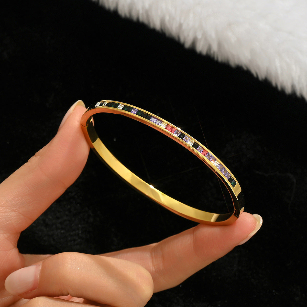 Wholesale Titanium Steel Gold Electroplated Studded Bracelet Set Fashion Jewelry Accessory