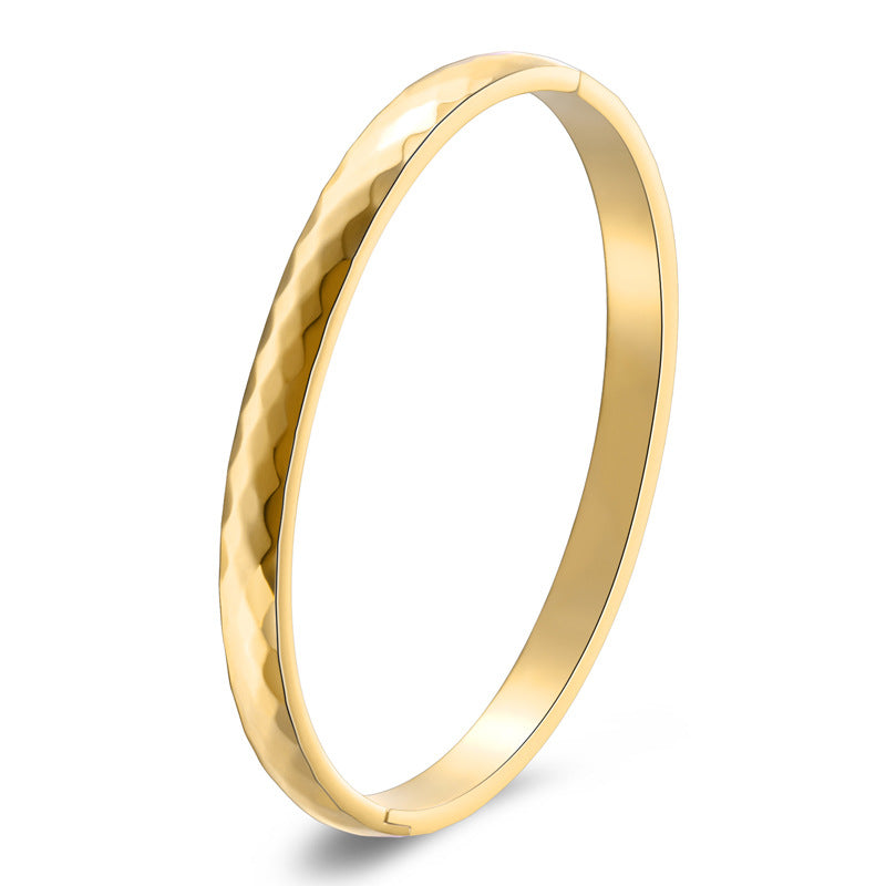 Bracciale curvo in acciaio al titanio all'ingrosso