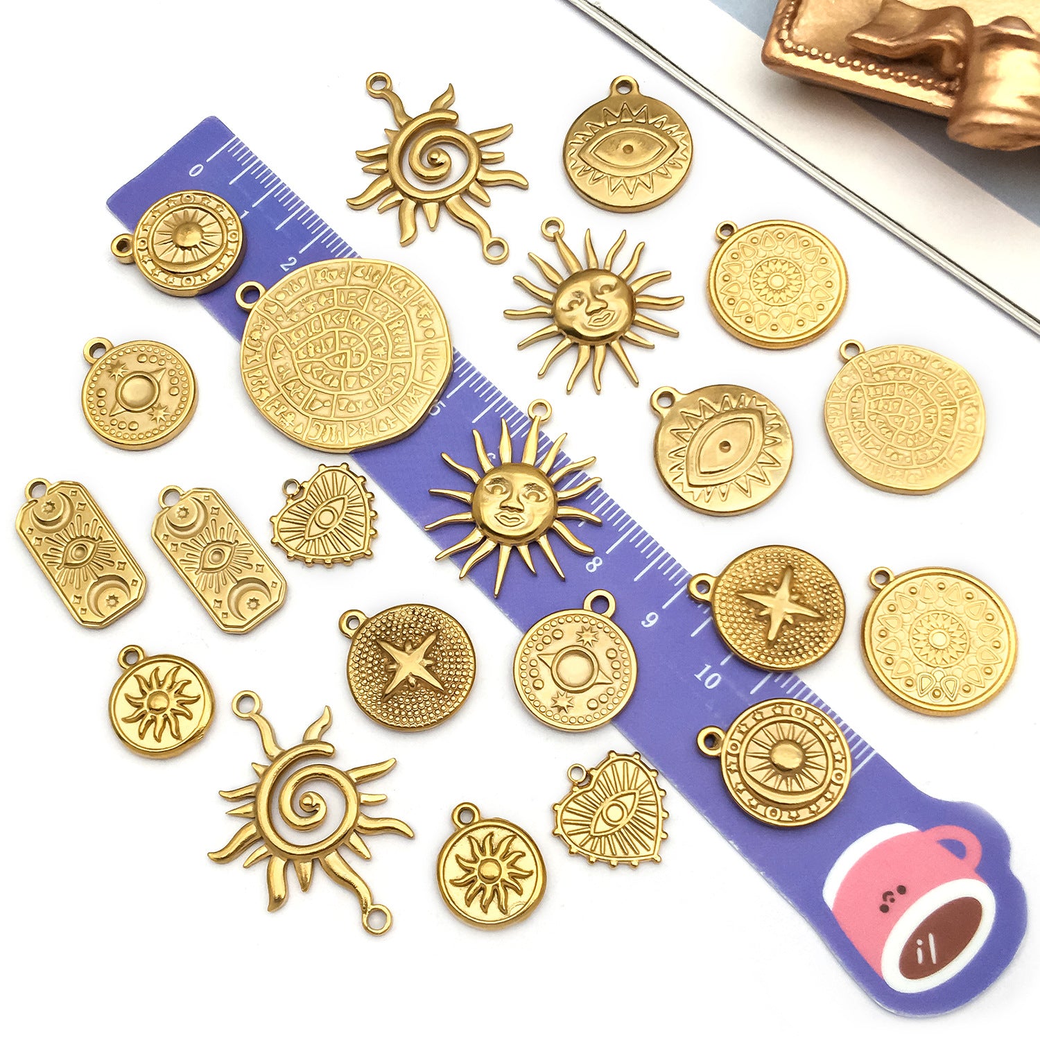 Wholesale Stainless Steel  Golden Sun Devil' s Eye Round Plate Special-Shaped Charms