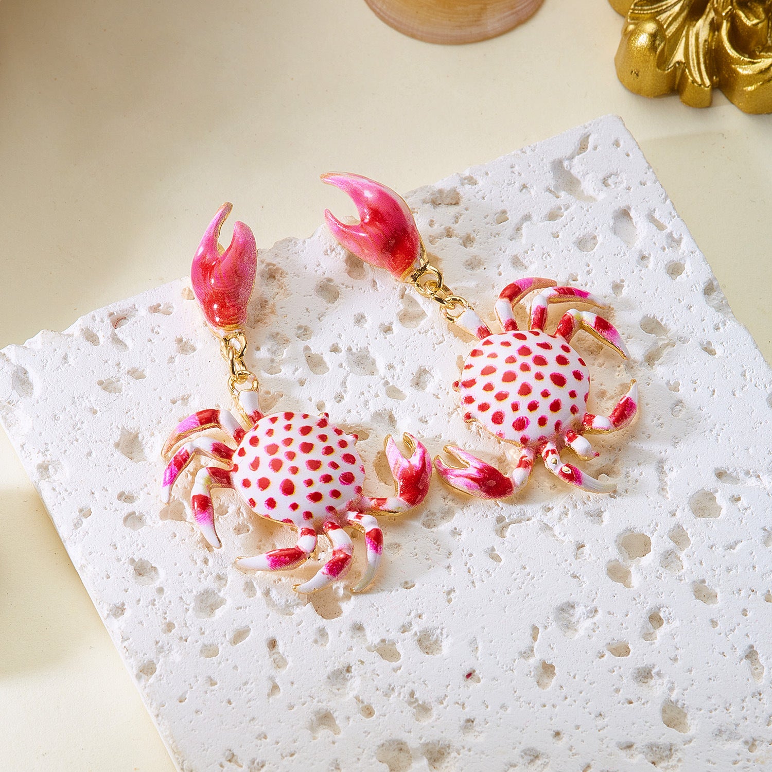 Wholesale Red Full-Pavé Crab Earrings — Light Luxury,  High-End Ocean-Themed Statement Earrings;  Bold,  Unique,  and Versatile Evening Accessories
