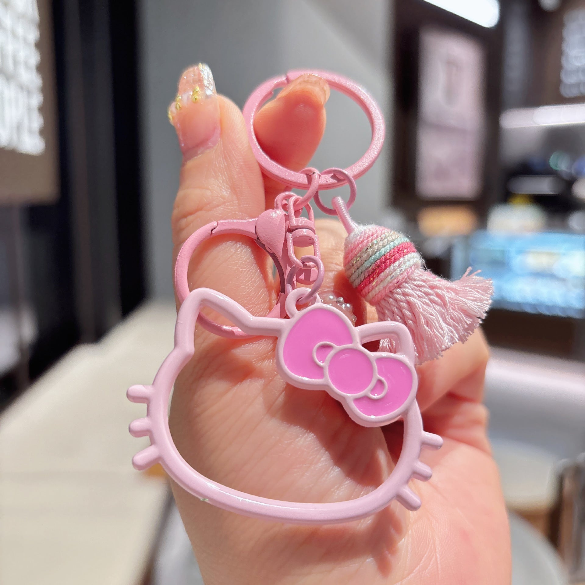 Wholesale hollow paint KT cat alloy key chain cute cartoon girl bag decoration
