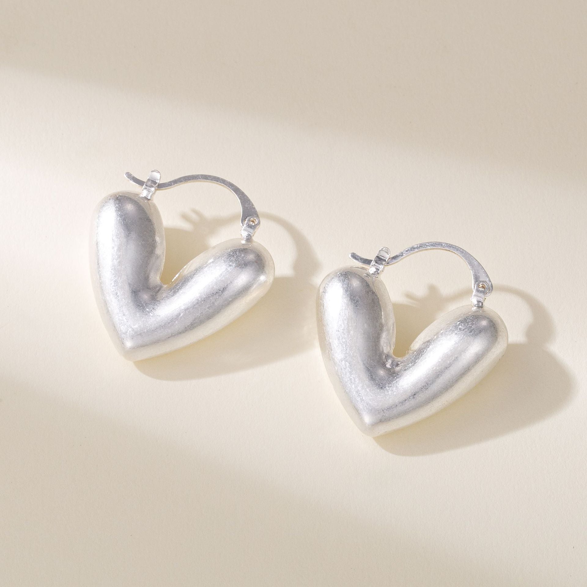 Wholesale copper plated gold inlaid zircon love earrings