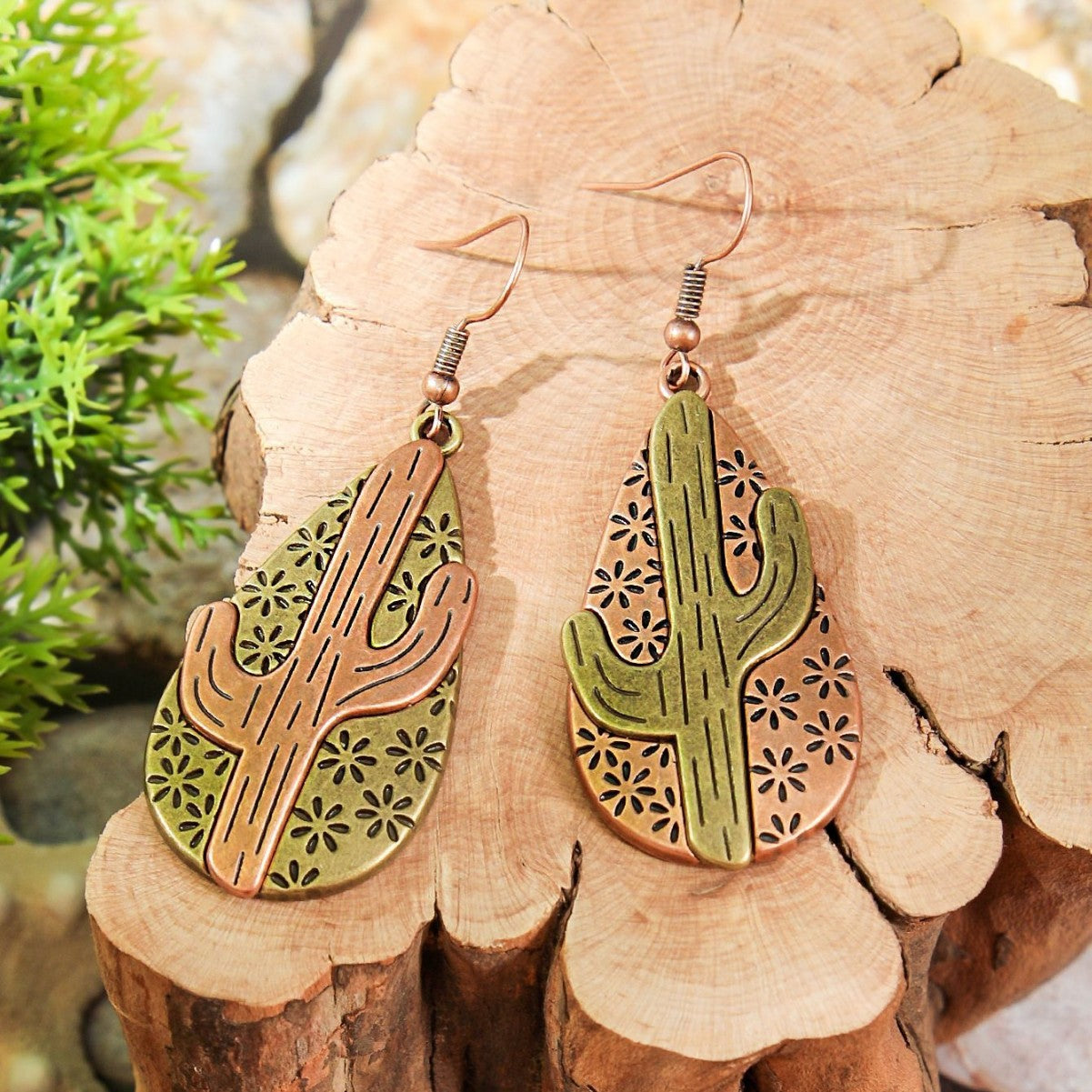 Wholesale Retro Bohemian Cactus Carved Drop Earrings Zinc Alloy Fashion Accessory