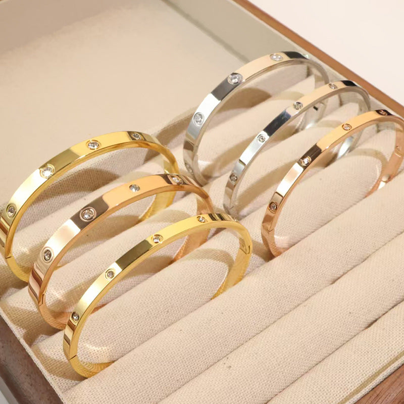 Wholesale Silver Titanium Steel Diamond Buckle Bracelet Fashion Accessory for Everyday Gift