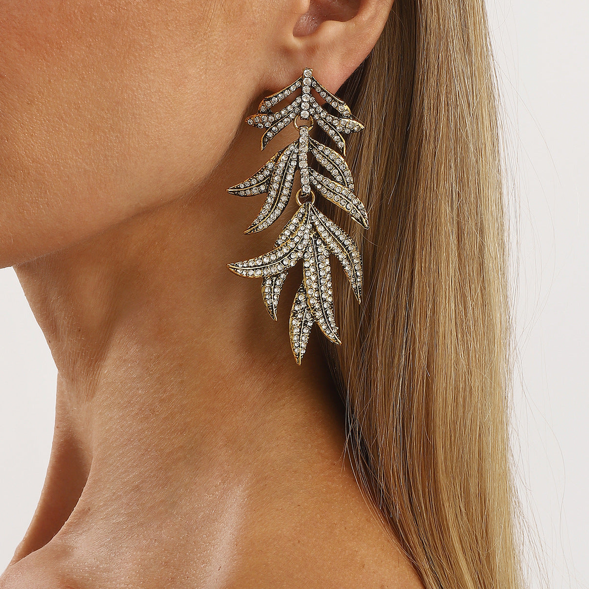 Wholesale  leaf diamond earrings metal earrings