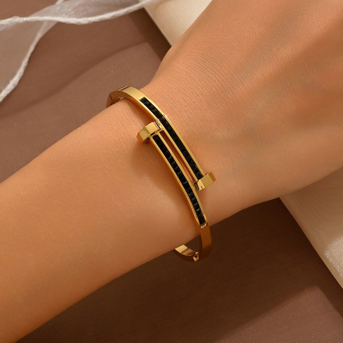 Wholesale Country Style Gold Plated Titanium Steel Bracelet Everyday Wear