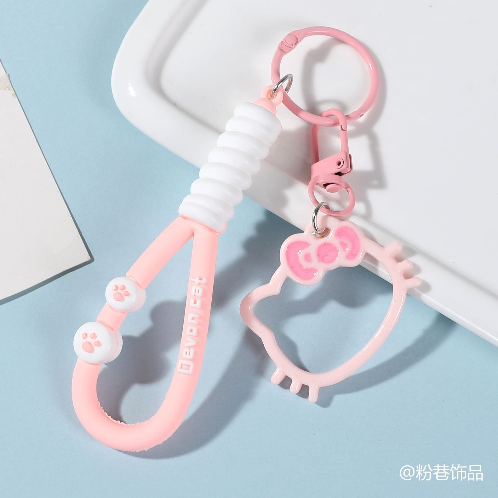 Wholesale Cute Soft Flower PVC Keychain Multifunctional DIY Key Ring with Hollow Cat Pendant – Boutique Resale Birthday Gift