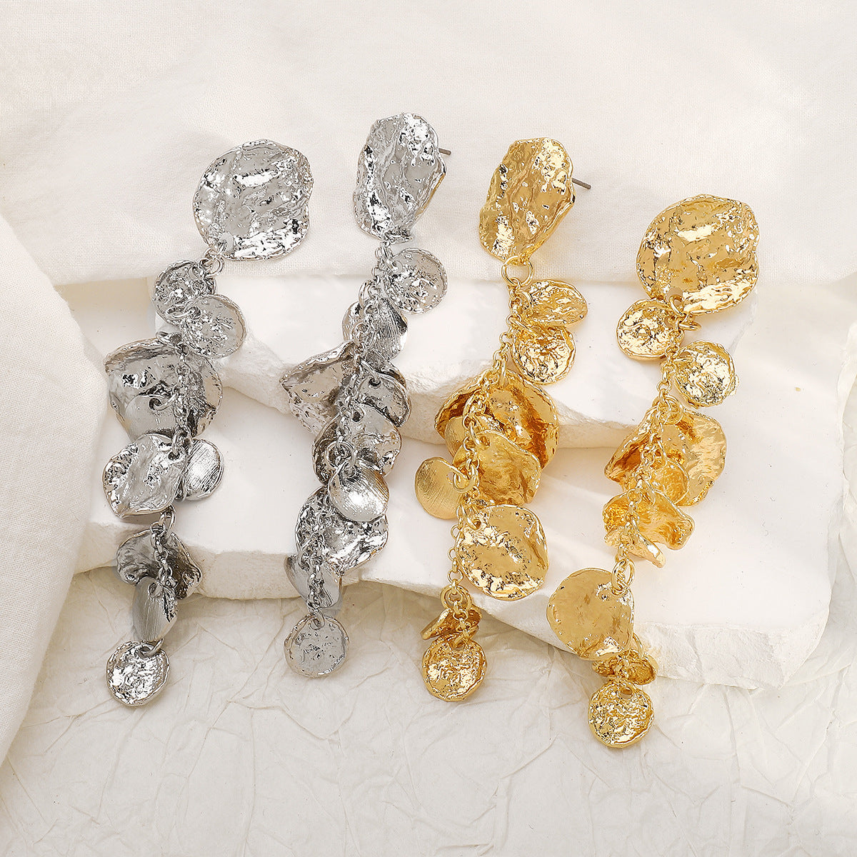Wholesale  Retro Metal Round Pendant Earrings