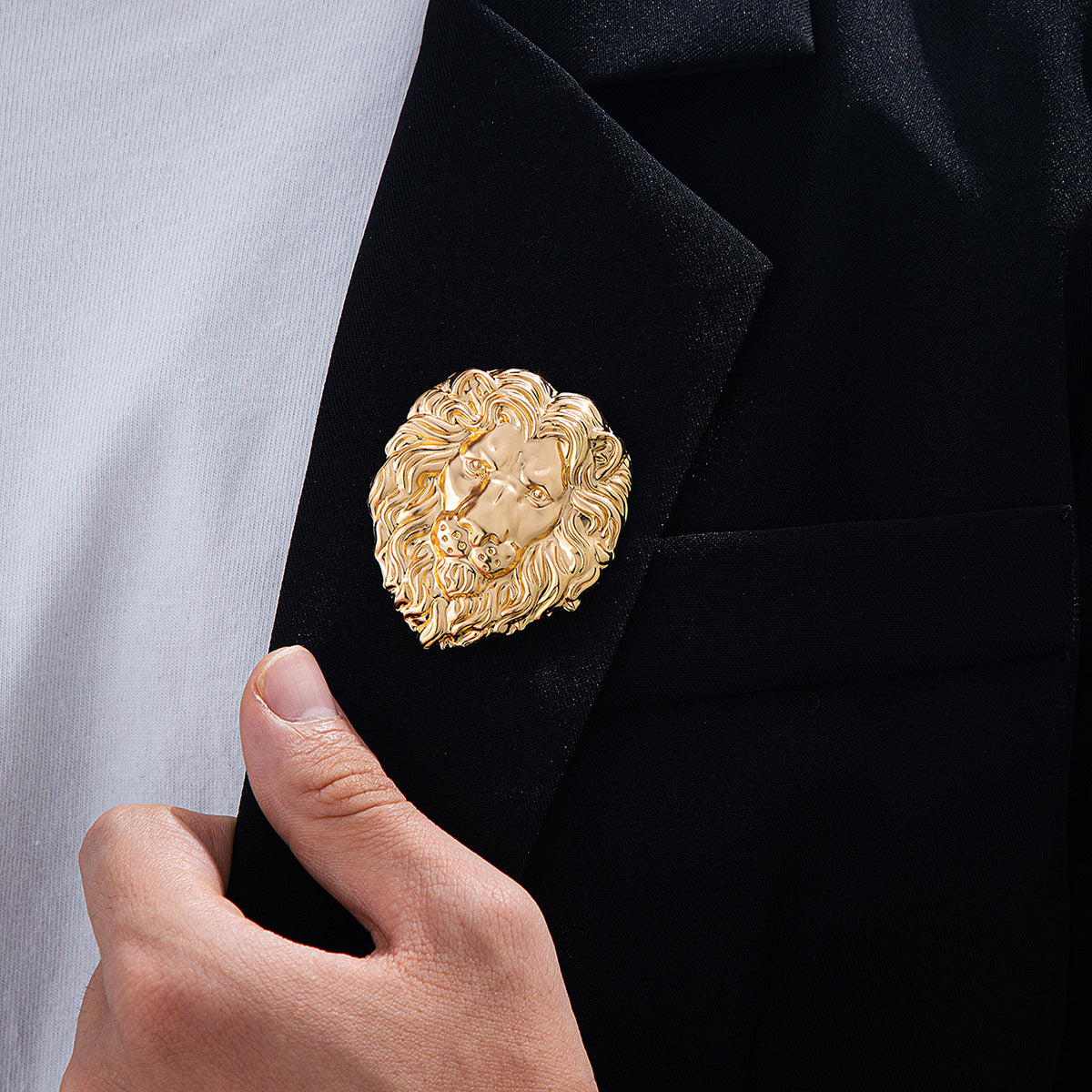 Wholesale Modern Lion Head Brooch Gold Alloy Jewelry Accessory For Men S Party Wear Boutique Gift