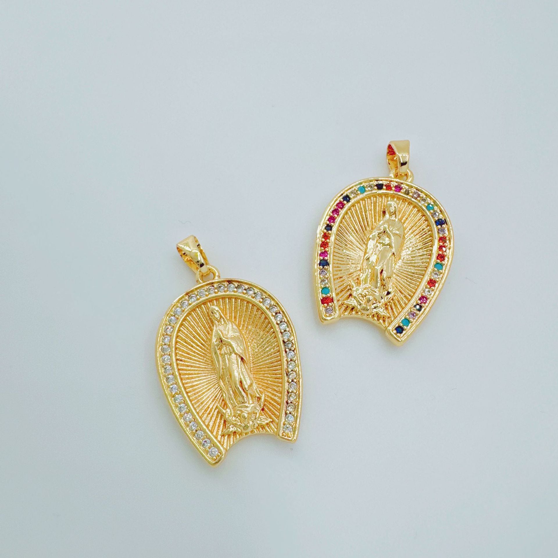 Wholesale Retro Heart Geometric Pendant Necklace Copper Gold Plated for Party Fashion Accessory