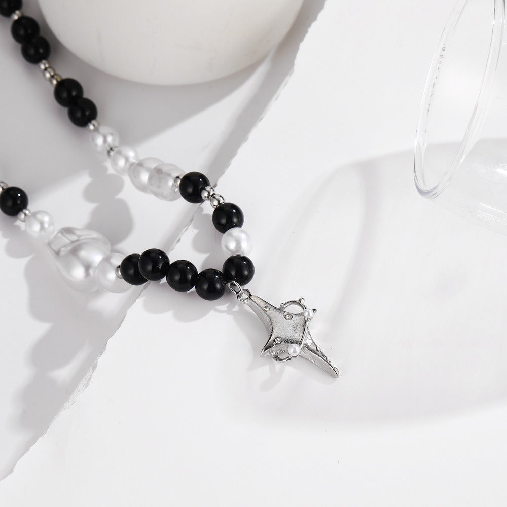 Wholesale  All-match Handmade Beaded Pearl Black and White Contrast Star Necklace