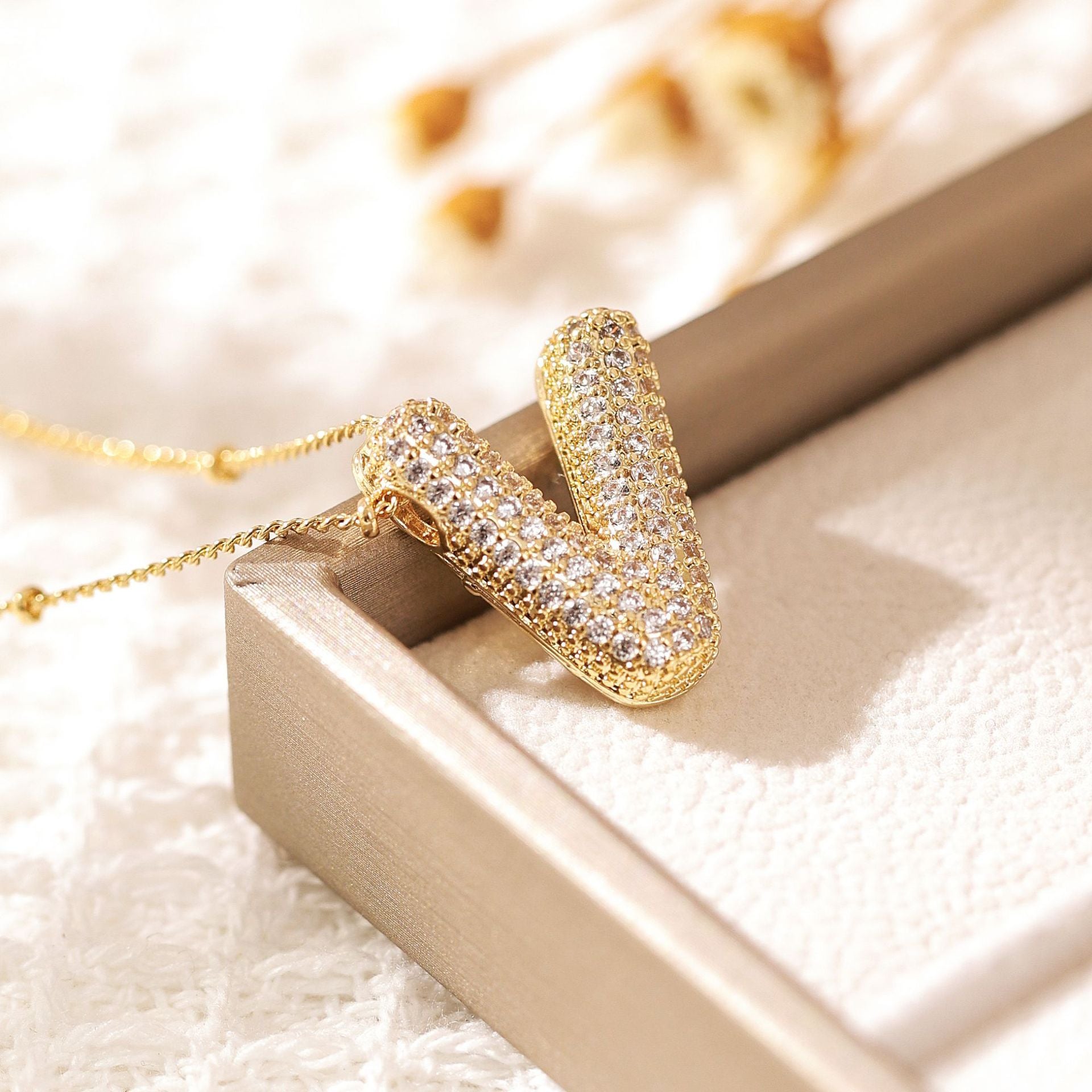 Wholesale Copper Gold Plated Zircon Clavicle Chain Birthday Balloon Letter Necklace ACC-NE-MeiWeite004