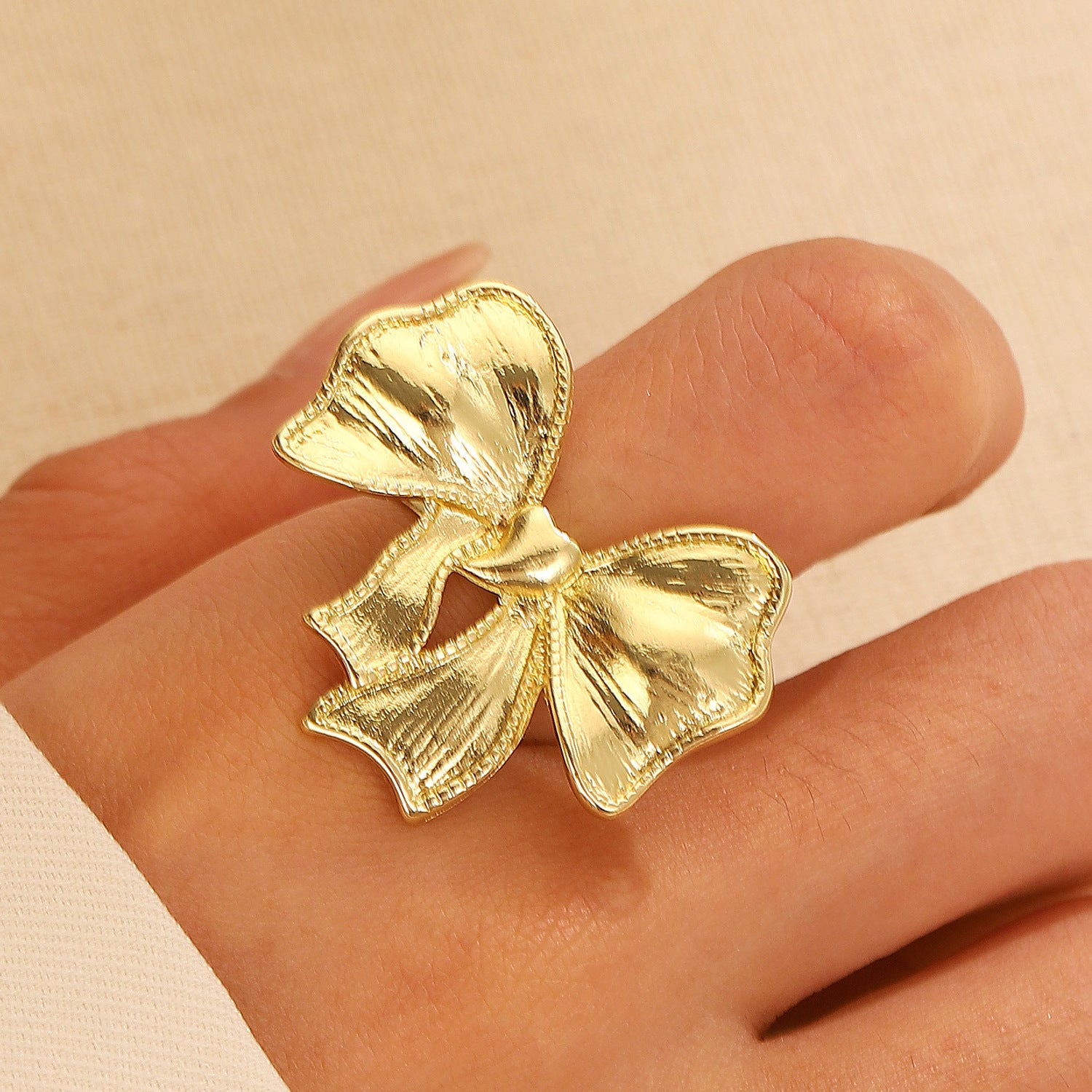 Wholesale retro metal bow ring micro-inlaid pink zircon  ring f