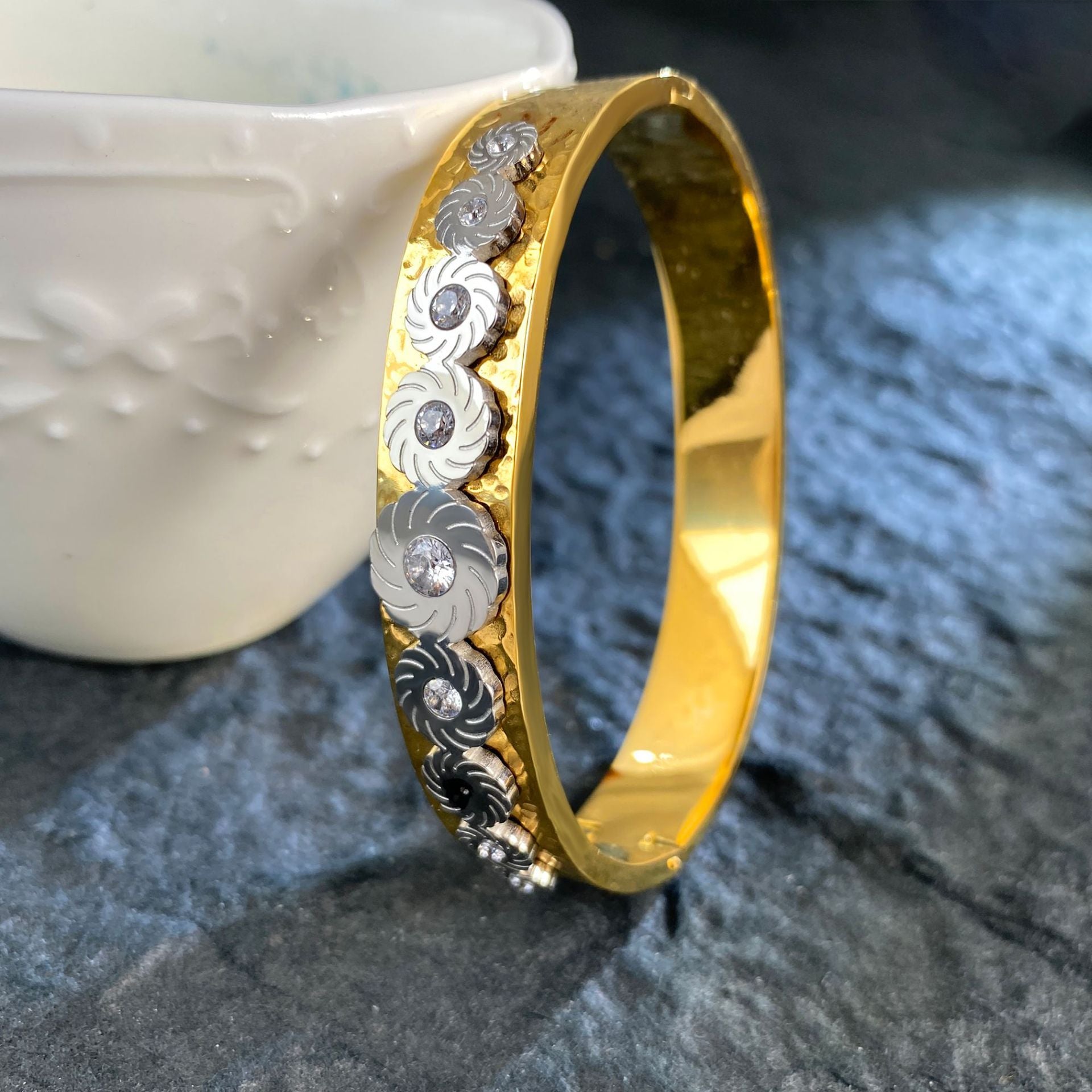 Wholesale Titanium Steel Plated 18K Gold High-end Luxury Bracelet ACC-BT-YuXun009