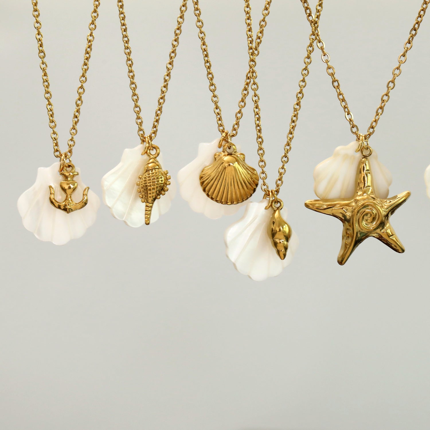 Wholesale Summer-Style Giraffe Pendant Shell  Stainless Steel Necklace