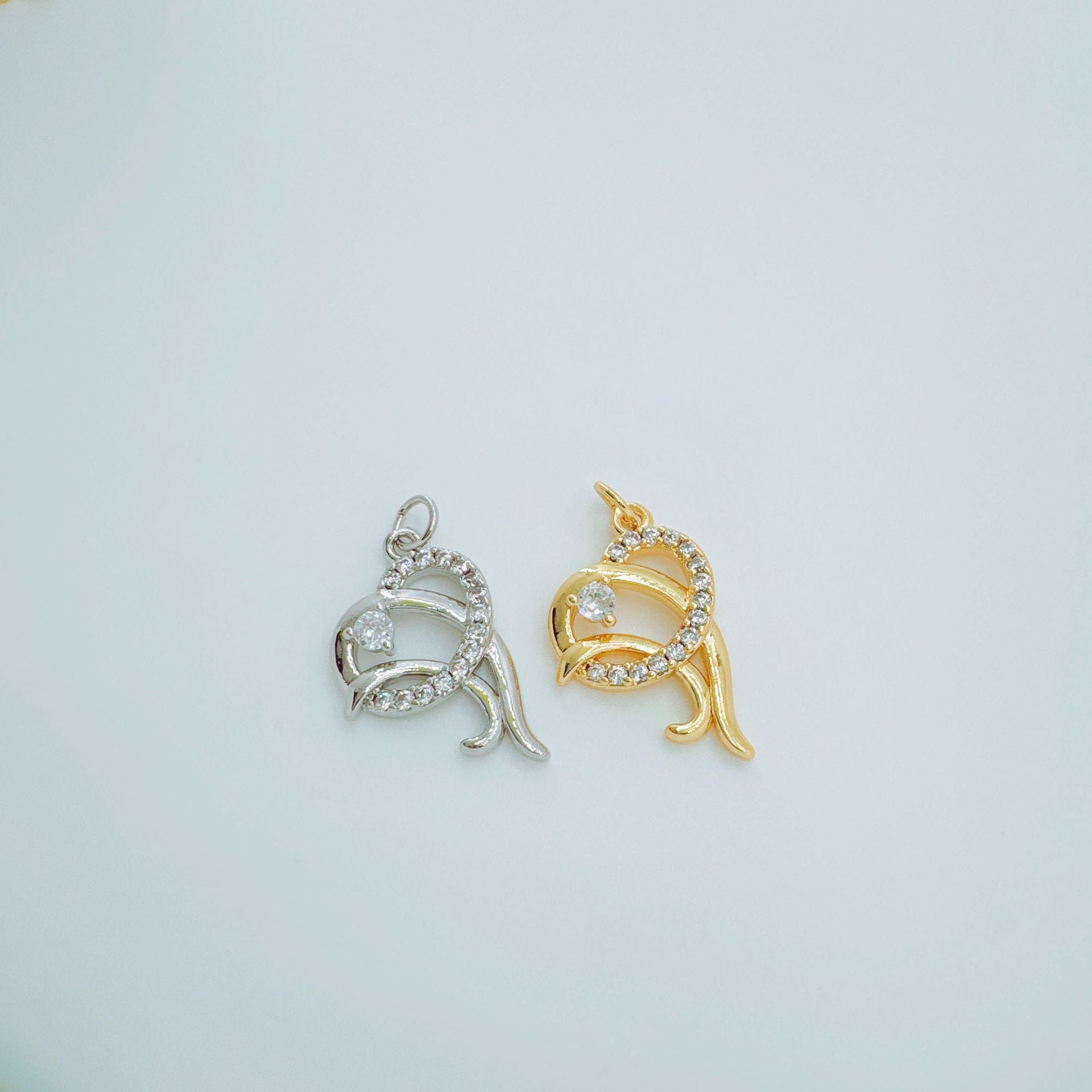 Wholesale Trendy Ocean Dolphin Fish Pendant Necklace Gold Plated Copper Cubic Zirconia Jewelry Accessory