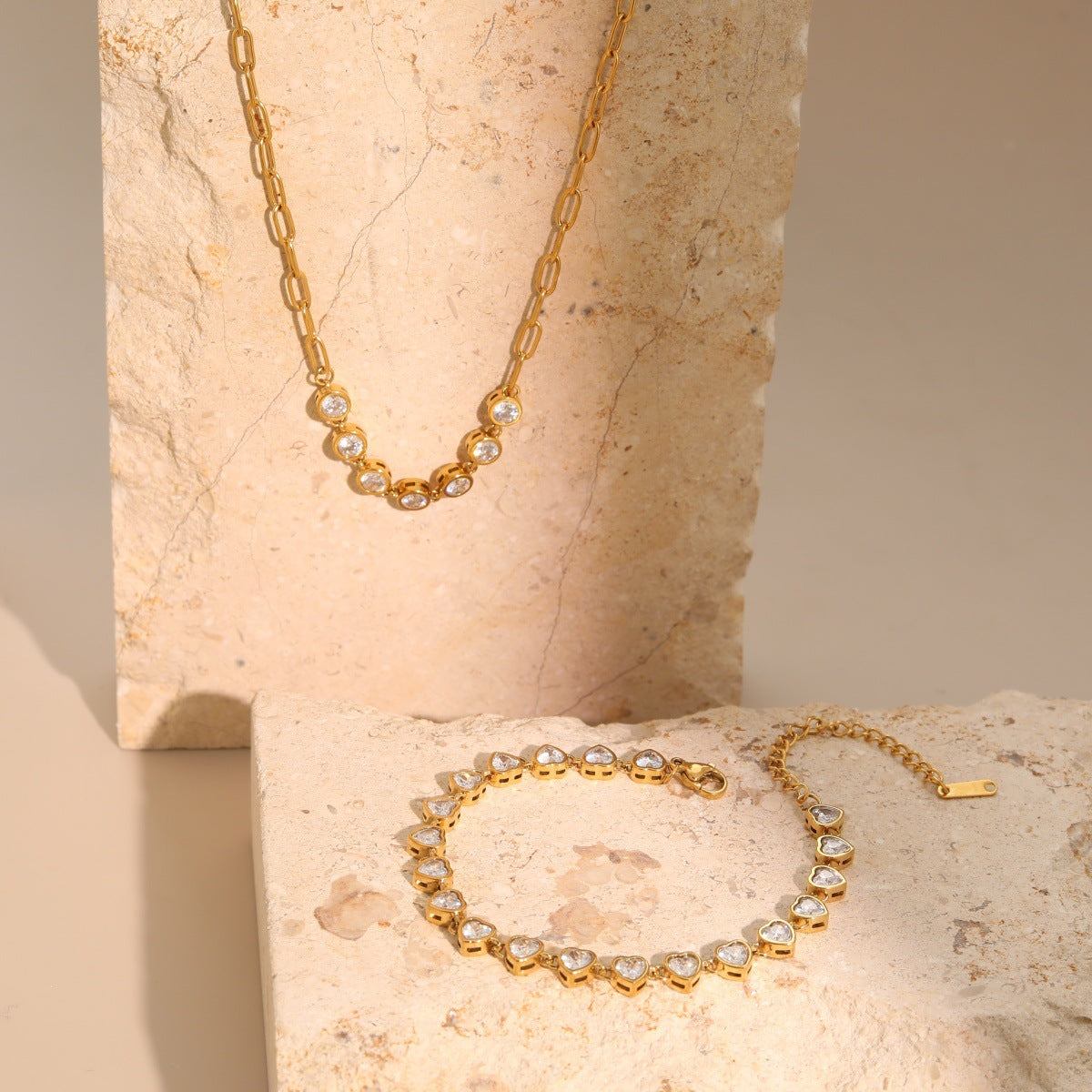 Wholesale Sweet and Cool Heart-Shaped Zircon Paperclip Necklace