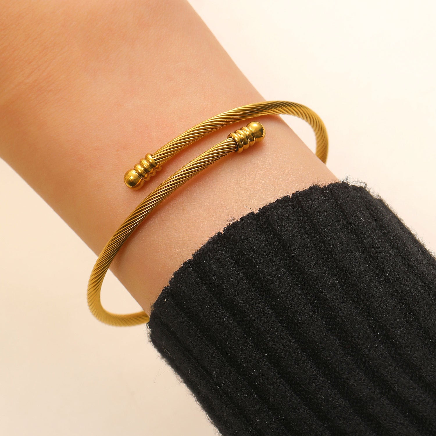 Wholesale Stainless steel gold-plated diamond-encrusted heart-shaped bracelet