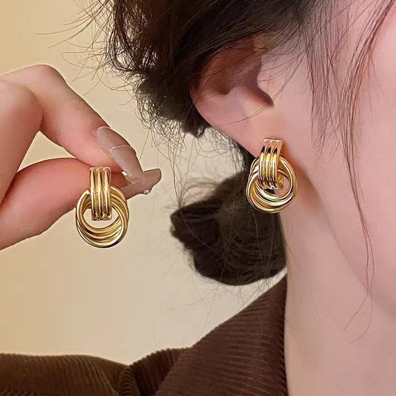 Wholesale Trendy Irregular C-Shape Earrings Metal Geometric Three-Layer for Party Wear